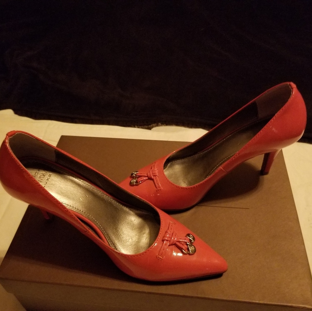 Women's Shoes Size 5.5